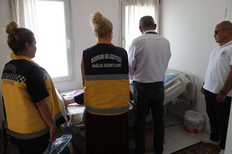 BELEDİYEDEN YATAĞA BAĞIMLI HASTALARA BAYRAM ZİYARETİ