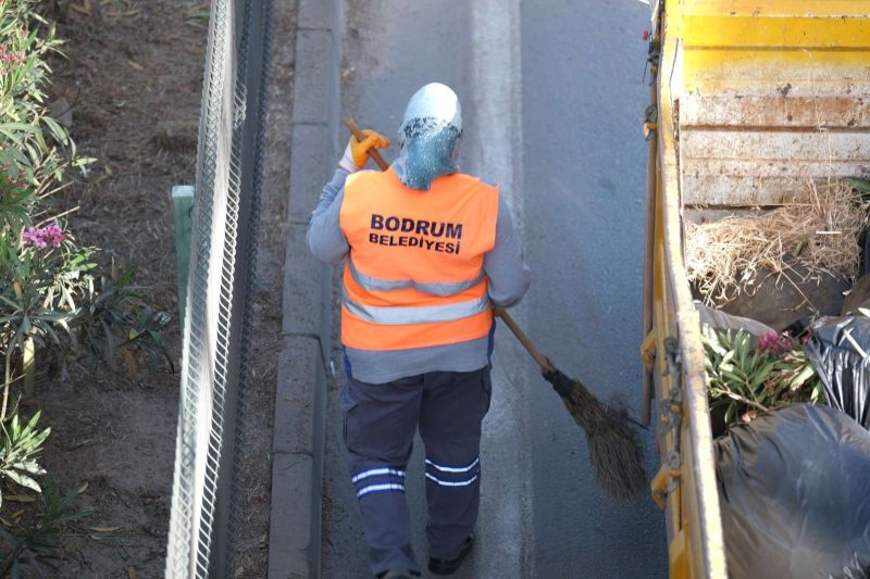 BODRUM’DA OT TEMİZLİĞİ ÇALIŞMALARI TÜM HIZIYLA DEVAM EDİYOR