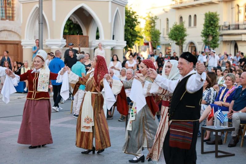 EGE’NİN İKİ YAKASI 6. İKİ YAKA KÜLTÜR FESTİVALİ’NDE DOSTLUK VE KARDEŞLİK İÇİN BULUŞTU
