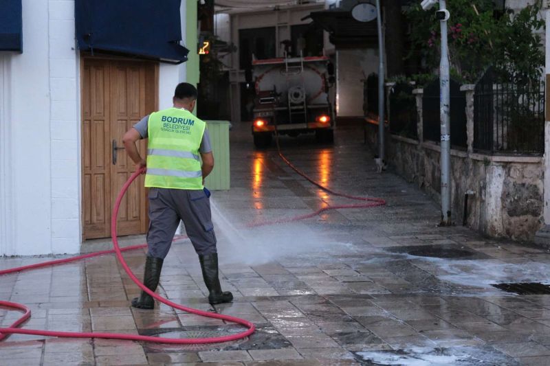 ÇARŞI MAHALLESİNDE KAPSAMLI TEMİZLİK