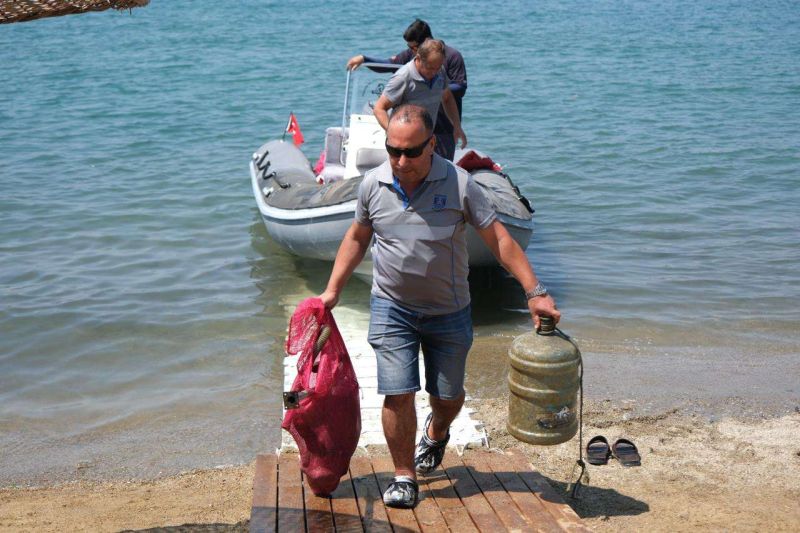 DENİZ DİBİ TEMİZLİĞİ GÜMBET’TE GERÇEKLEŞTİRİLDİ