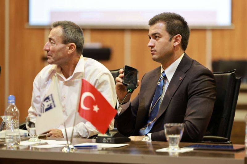 BAŞKAN MANDALİNCİ MUHTARLARLA BİR ARAYA GELDİ