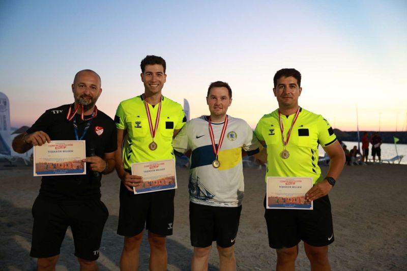 1.⁠ ⁠GÜNBATIMI ÇOCUK PLAJ FUTBOL ŞENLİĞİ SONA ERDİ