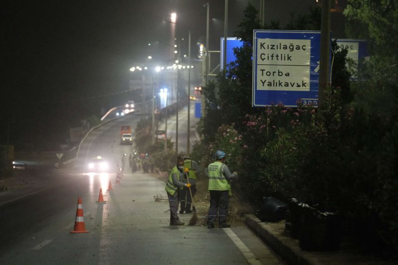 150 KİŞİLİK EKİPLE EMİN ANTER BULVARI'NDA GECE MESAİSİ