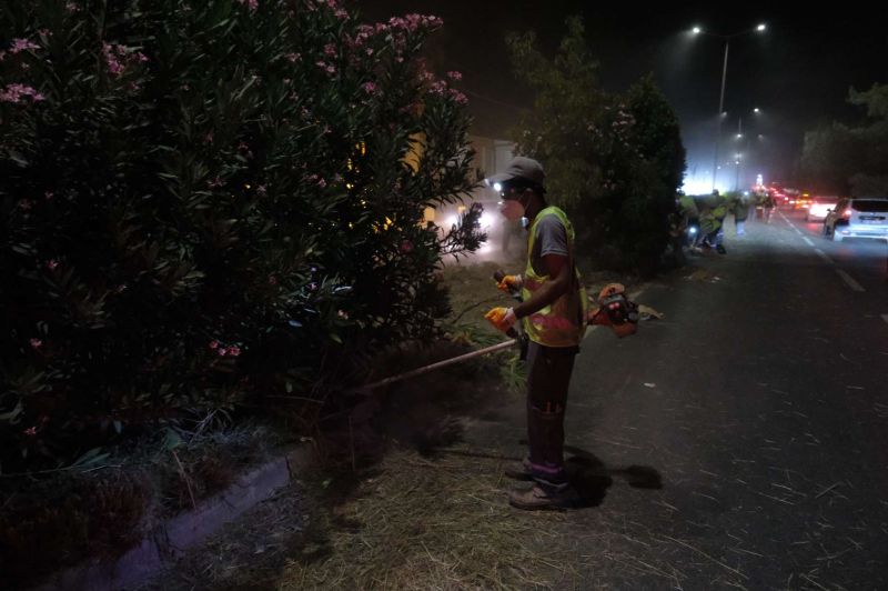 150 KİŞİLİK EKİPLE EMİN ANTER BULVARI'NDA GECE MESAİSİ