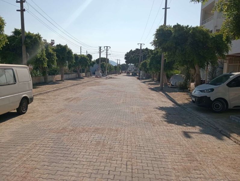 FEN İŞLERİNDEN 125 BİN METREKARELİK BETON YOL VE PARKE ÇALIŞMASI