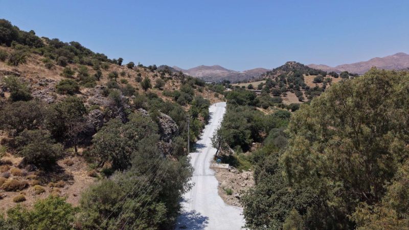 FEN İŞLERİNDEN 125 BİN METREKARELİK BETON YOL VE PARKE ÇALIŞMASI