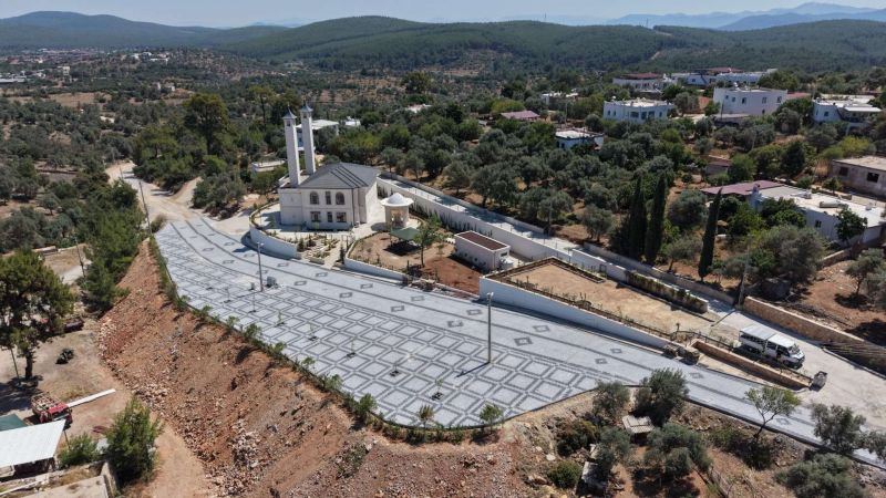 FEN İŞLERİNDEN 125 BİN METREKARELİK BETON YOL VE PARKE ÇALIŞMASI