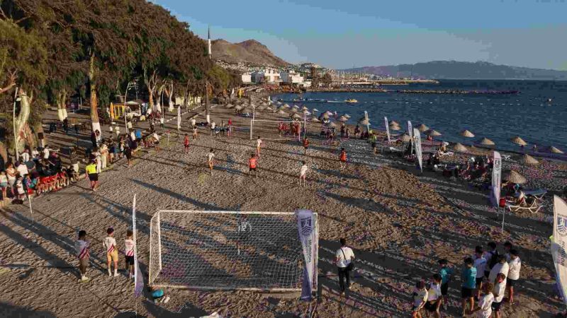 1.⁠ ⁠GÜNBATIMI ÇOCUK PLAJ FUTBOL ŞENLİĞİ BAŞLADI