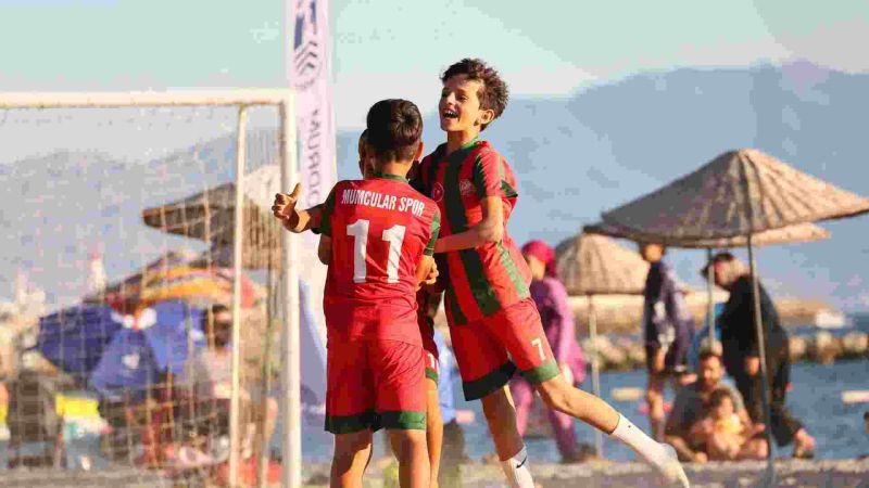 1.⁠ ⁠GÜNBATIMI ÇOCUK PLAJ FUTBOL ŞENLİĞİ BAŞLADI