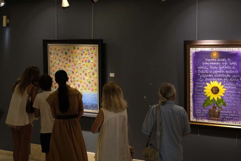 YALÇIN GÖKÇEBAĞ’IN “ÖMRÜM SANATIM” ADLI RETROSPEKTİF SEÇKİ SERGİSİ SANATSEVERLERLE BULUŞTU