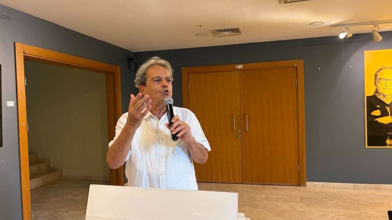 YALÇIN GÖKÇEBAĞ’IN “ÖMRÜM SANATIM” ADLI RETROSPEKTİF SEÇKİ SERGİSİ SANATSEVERLERLE BULUŞTU