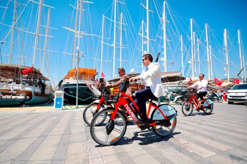 BODRUM’DA ELEKTRİKLİ BİSİKLET PAYLAŞIM SİSTEMİ İÇİN İMZALAR ATILDI