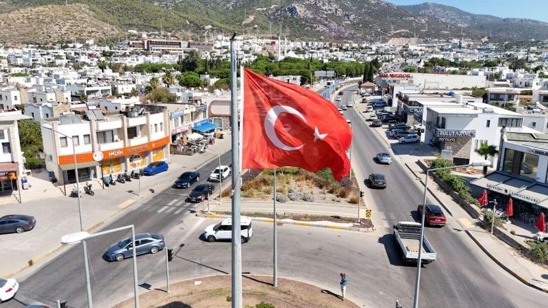 ŞANLI BAYRAĞIMIZIN DALGALANDIĞI NOKTALARDA KAPSAMLI BAKIM