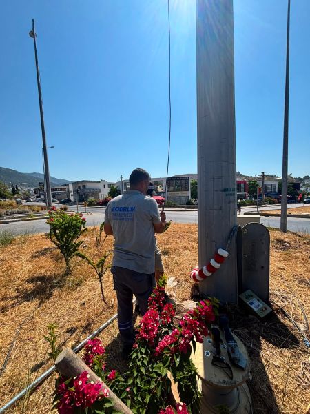 ŞANLI BAYRAĞIMIZIN DALGALANDIĞI NOKTALARDA KAPSAMLI BAKIM