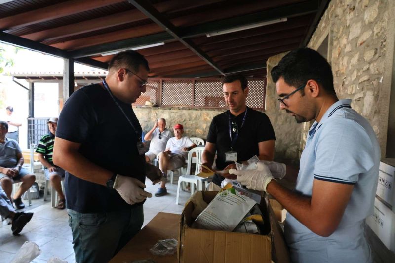 AKDENİZ MEYVE SİNEĞİNE KARŞI MÜCADELE SÜRÜYOR