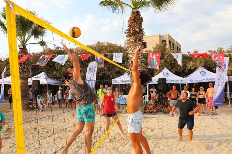 PLAJ VOLEYBOLU ŞENLİĞİ AKYARLAR’DA BAŞLADI