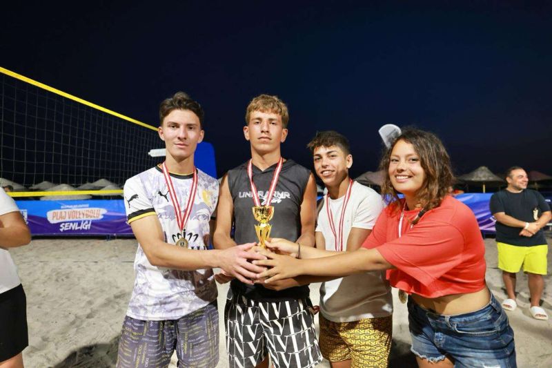 PLAJ VOLEYBOLU ŞENLİĞİ TAMAMLANDI