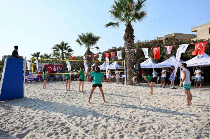 PLAJ VOLEYBOLU ŞENLİĞİ TAMAMLANDI