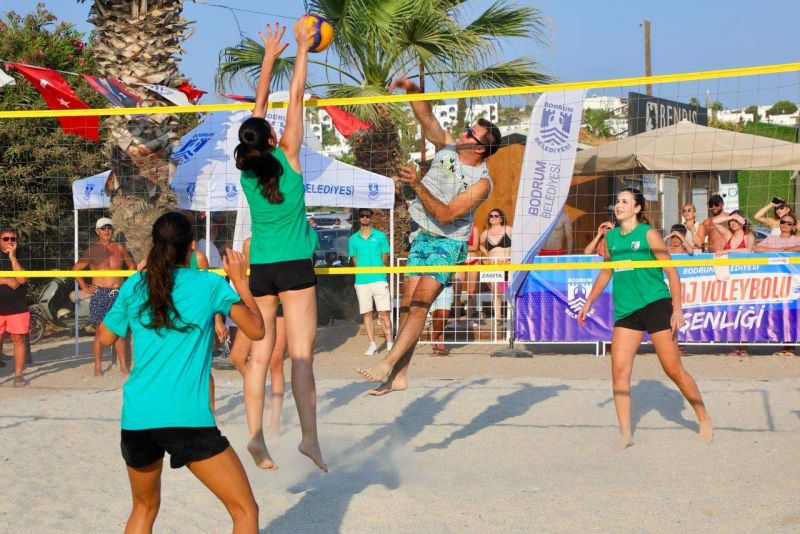 PLAJ VOLEYBOLU ŞENLİĞİ TAMAMLANDI