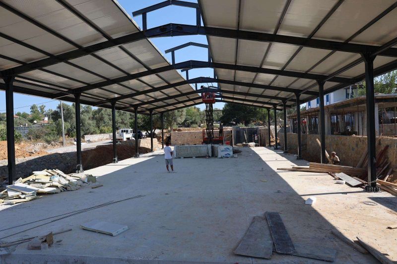 Pınarlıbelen’de “Pazar Yeri ve Sosyal Etkinlik Alanı Projesi” Hızla Sürüyor