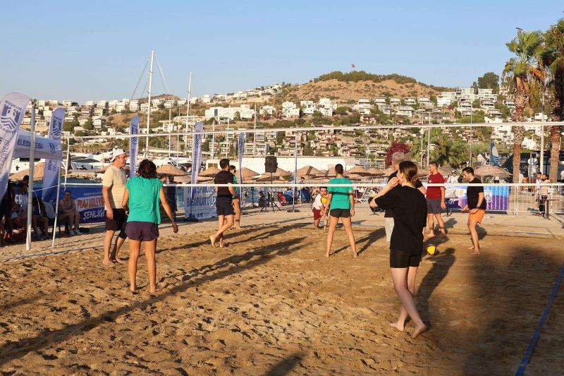 PLAJ VOLEYBOLU HEYECANI DEVAM EDİYOR