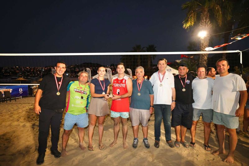 Plaj Voleybolu Şenliği Gündoğan’da Tamamlandı