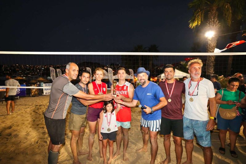 Plaj Voleybolu Şenliği Gündoğan’da Tamamlandı