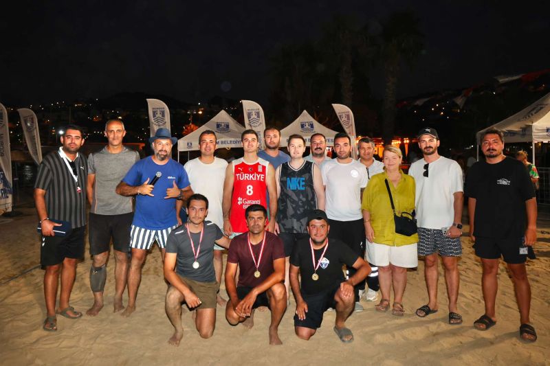 Plaj Voleybolu Şenliği Gündoğan’da Tamamlandı
