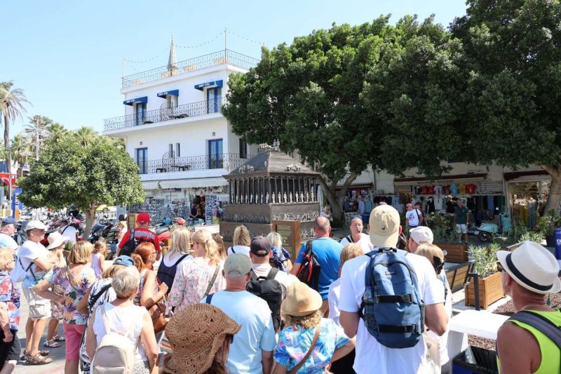 BODRUM’UN YENİ FOTOĞRAF DURAKLARI İLGİ GÖRÜYOR