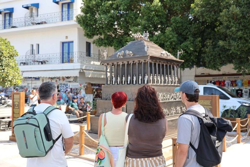 BODRUM’UN YENİ FOTOĞRAF DURAKLARI İLGİ GÖRÜYOR