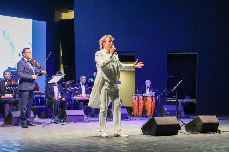 BODRUM’DA SANAT GÜNEŞİ ZEKİ MÜREN’İ ANMA KONSERİ