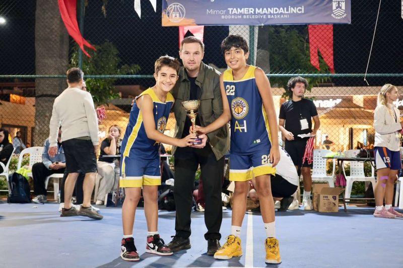 BODRUM 3X3 STREETBALL TURNUVASI ÖDÜL TÖRENİYLE SONA ERDİ