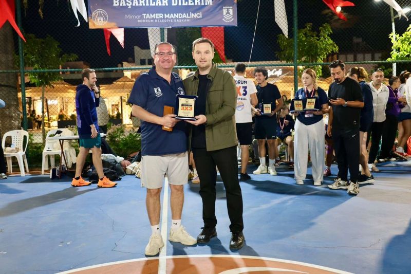 BODRUM 3X3 STREETBALL TURNUVASI ÖDÜL TÖRENİYLE SONA ERDİ