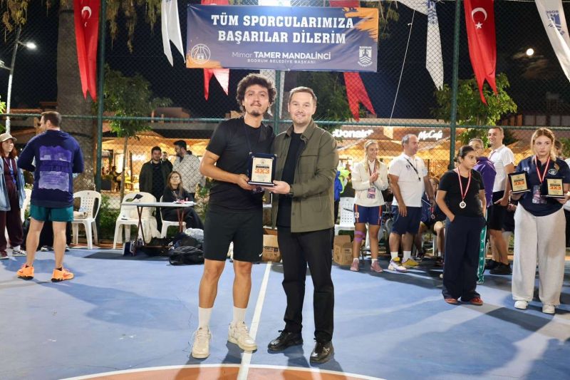 BODRUM 3X3 STREETBALL TURNUVASI ÖDÜL TÖRENİYLE SONA ERDİ