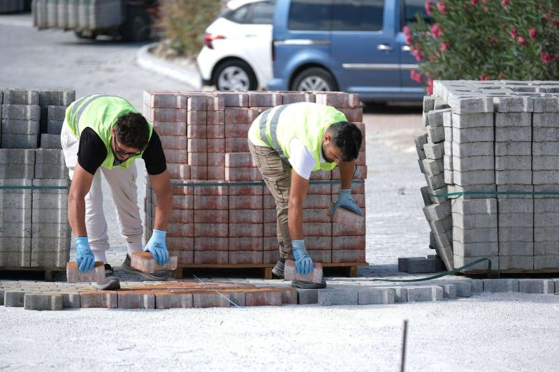 PARKE YOL ÇALIŞMALARI SÜRÜYOR