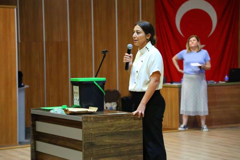 BODRUM’DA KADINLARA YÖNELİK EVSEL KOMPOST EĞİTİMİ DÜZENLENDİ