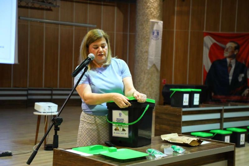 BODRUM’DA KADINLARA YÖNELİK EVSEL KOMPOST EĞİTİMİ DÜZENLENDİ