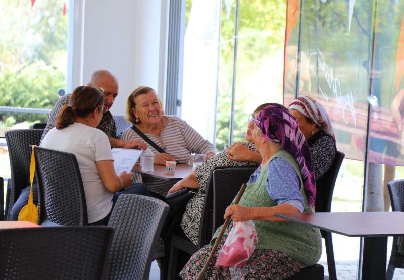 KARAOVA EMEKLİ KAFE AÇILDI