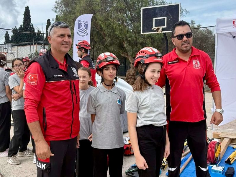 BODRUM BELEDİYESİNDEN AFET FARKINDALIK ETKİNLİKLERİ