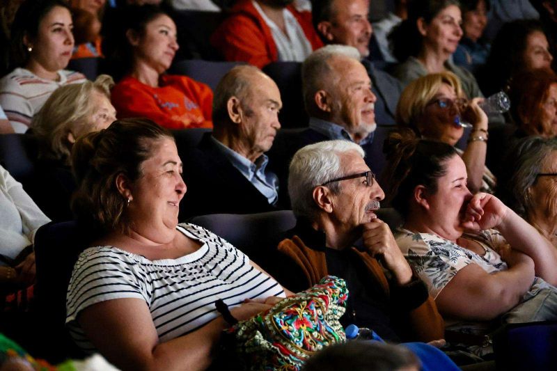 BODRUM BELEDİYESİ ŞEHİR TİYATROSU YENİ SEZONU “CAMBAZIN CENAZESİ” İLE AÇTI