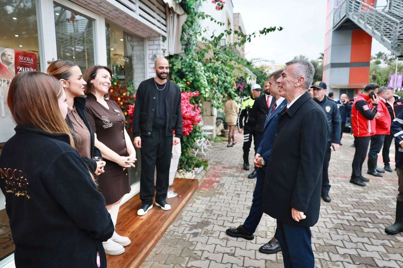 BAŞKAN TAMER MANDALİNCİ GÜN BOYU SAHADAYDI