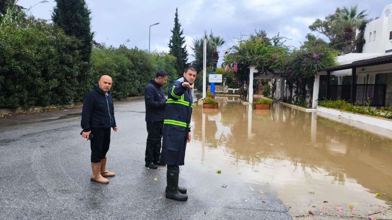 BAŞKAN TAMER MANDALİNCİ GÜN BOYU SAHADAYDI