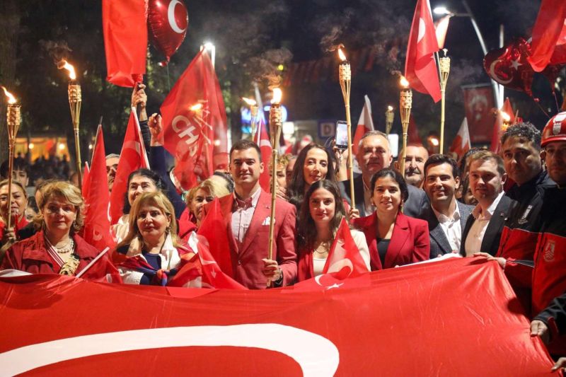 BODRUM’DA CUMHURİYET BAYRAMI’NDA YER GÖK KIRMIZI BEYAZ