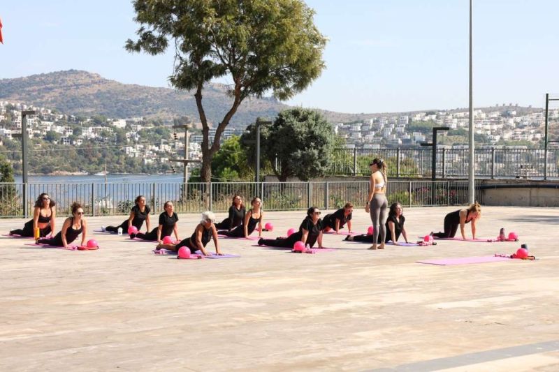 SERBAY ILICAK SPOR VE KÜLTÜR KOMPLEKSİNDE PİLATES DERSLERİ DEVAM EDİYOR