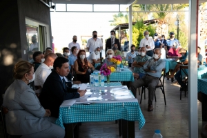 BAŞKAN ARAS GÜNDOĞAN'DA BULUNAN SİTE YÖNETİCİLERİYLE BİR ARAYA GELDİ