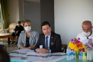 BAŞKAN ARAS GÜNDOĞAN'DA BULUNAN SİTE YÖNETİCİLERİYLE BİR ARAYA GELDİ