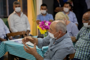 BAŞKAN ARAS GÜNDOĞAN'DA BULUNAN SİTE YÖNETİCİLERİYLE BİR ARAYA GELDİ