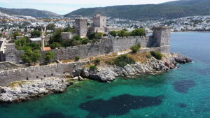 SUALTI ARKEOLOJİ MÜZESİ YENİ SERGİ SALONLARIYLA ZİYARETE AÇILDI