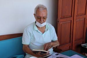 BALIKÇI'NIN ORİJİNAL EL YAZMALARINI BAŞKAN ARAS TESLİM ALDI